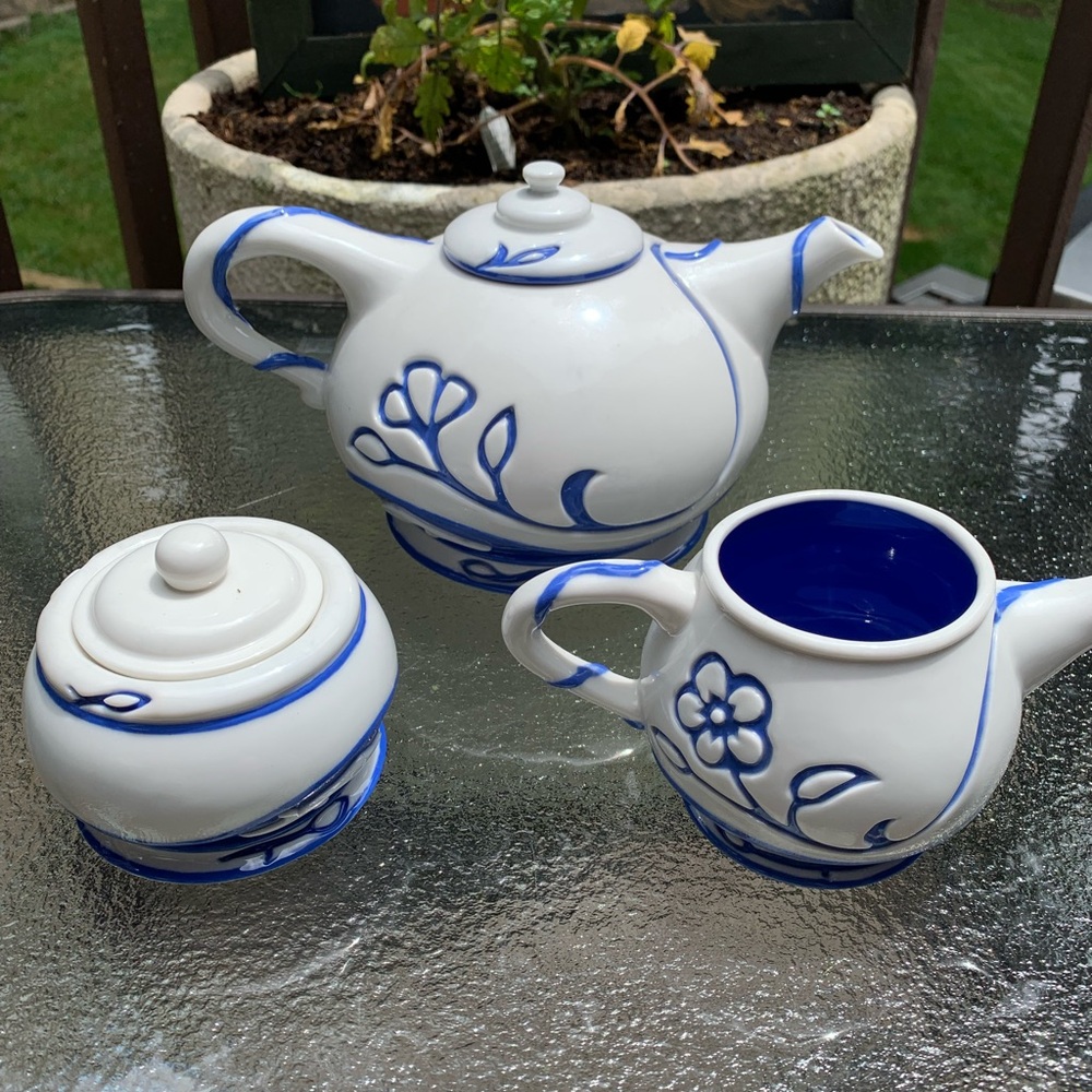 Vintage House Of Lloyd Tea Pot Creamer Sugar Bowl Blue Floral Set 3 1999